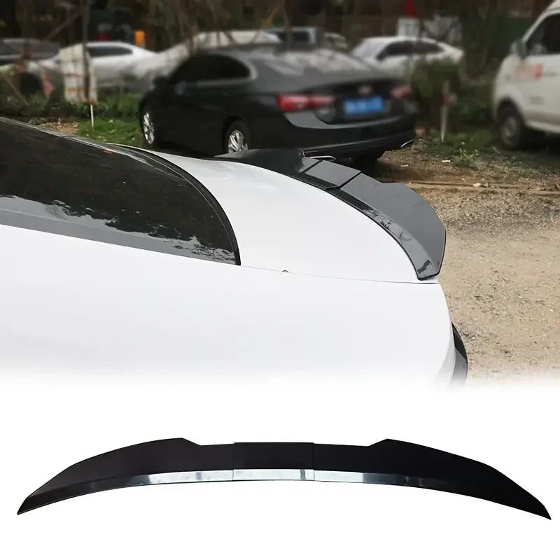 Universal ducktail boot spoiler for BMW 3 Series saloons
