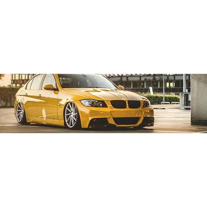 Gloss black double-slat kidney grille fitted on a BMW 3 Series, for BMW 3 Series E90, E91 Pre-LCI (2005-2008)