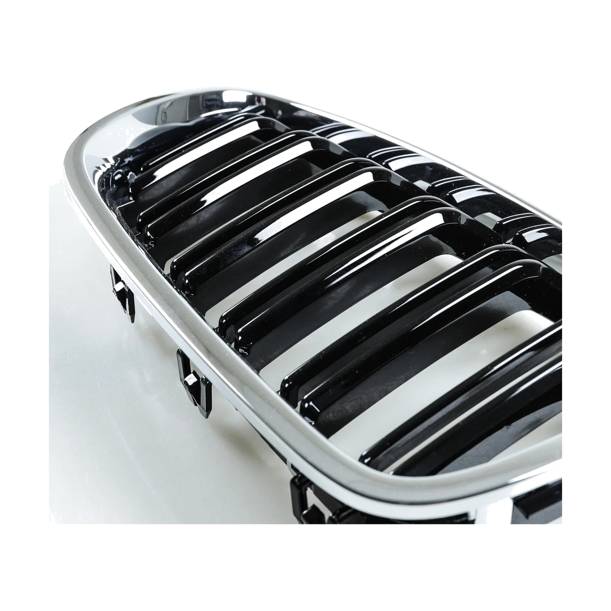 Double-line kidney grille panel, close-up detail view, for BMW 5 Series F10 / F11 / M5 (2010-2017)
