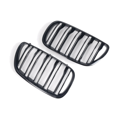 Gloss black kidney grille pair, angled view, for BMW X3 E83 Facelift (2007-2010)