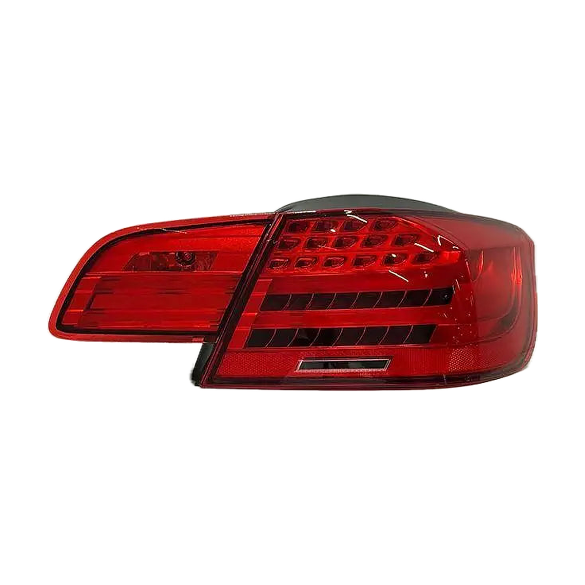 Red LED tail light pair, lit, for BMW 3 Series E92 Coupé (2006-2013)